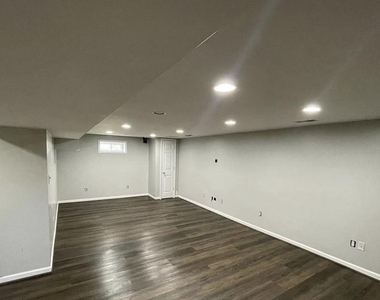 20 E George Street - Photo Thumbnail 13