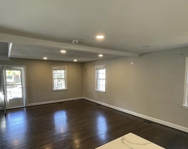 20 E George Street - Photo Thumbnail 5