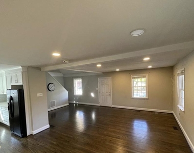 20 E George Street - Photo Thumbnail 6