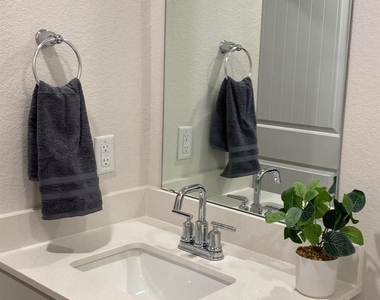 324 Heatherwood Ter - Photo Thumbnail 12