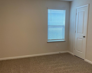324 Heatherwood Ter - Photo Thumbnail 14