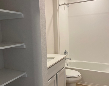 324 Heatherwood Ter - Photo Thumbnail 11