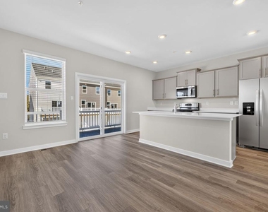 1558 Bentstalk Drive - Photo Thumbnail 5