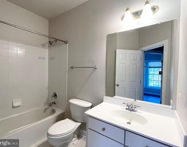 3870 Carriage Hill Drive - Photo Thumbnail 20