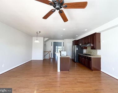 3870 Carriage Hill Drive - Photo Thumbnail 8