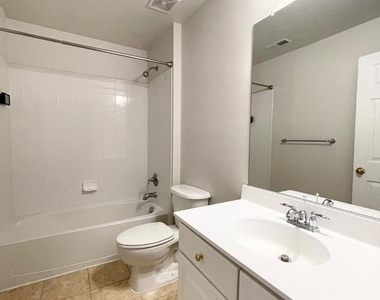 3870 Carriage Hill Drive - Photo Thumbnail 13