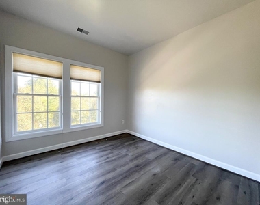 3870 Carriage Hill Drive - Photo Thumbnail 19