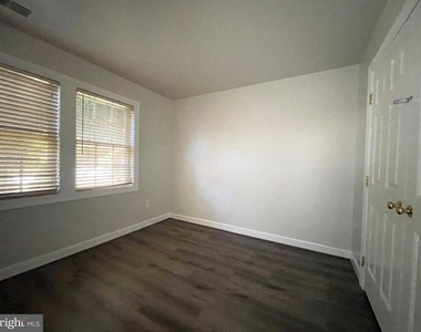 3870 Carriage Hill Drive - Photo Thumbnail 15