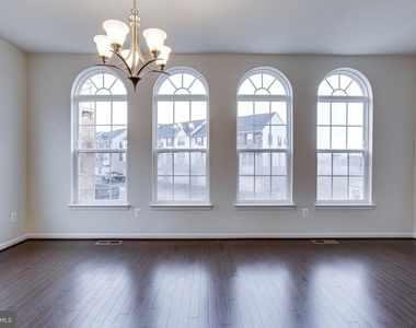 6225 Posey Street - Photo Thumbnail 11