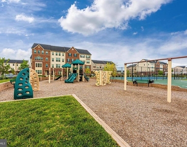6225 Posey Street - Photo Thumbnail 48
