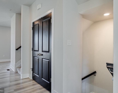 6894 Barrowfield Place - Photo Thumbnail 28