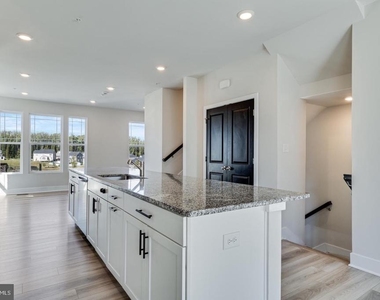 6894 Barrowfield Place - Photo Thumbnail 11