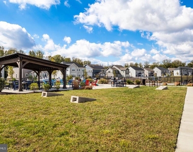 6894 Barrowfield Place - Photo Thumbnail 33