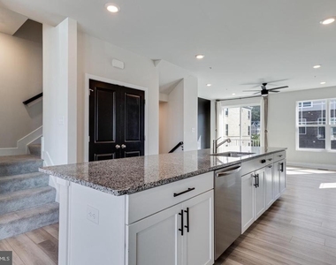 6894 Barrowfield Place - Photo Thumbnail 27