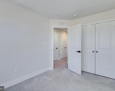 6894 Barrowfield Place - Photo Thumbnail 26