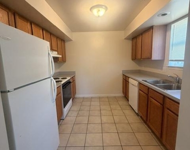 8909 Chesapeake Avenue - Photo Thumbnail 2