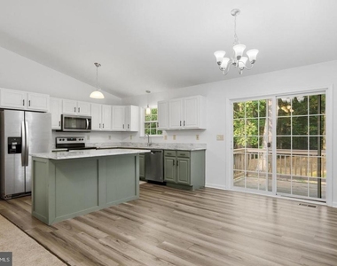 11516 Deadwood Drive - Photo Thumbnail 10