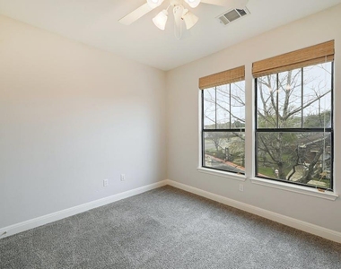 6701 Covered Bridge Dr - Photo Thumbnail 18