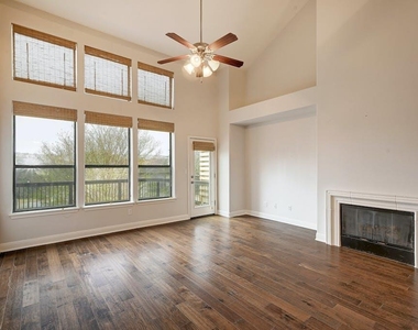 6701 Covered Bridge Dr - Photo Thumbnail 8