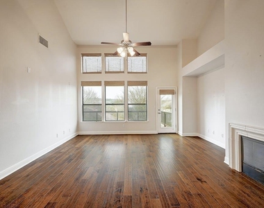 6701 Covered Bridge Dr - Photo Thumbnail 7