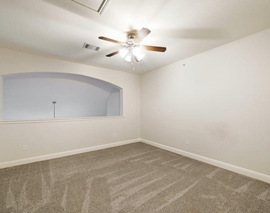 6701 Covered Bridge Dr - Photo Thumbnail 17