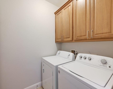 6701 Covered Bridge Dr - Photo Thumbnail 13