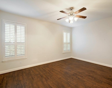 6701 Covered Bridge Dr - Photo Thumbnail 9