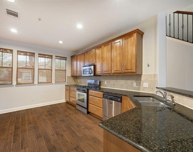 6701 Covered Bridge Dr - Photo Thumbnail 2