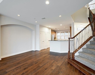 6701 Covered Bridge Dr - Photo Thumbnail 5