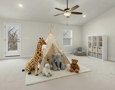 304 Sweetbay Road - Photo Thumbnail 12