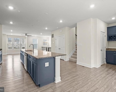 304 Sweetbay Road - Photo Thumbnail 4
