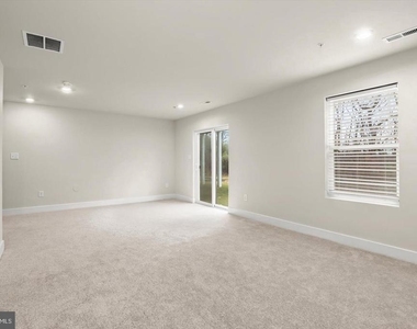 304 Sweetbay Road - Photo Thumbnail 17
