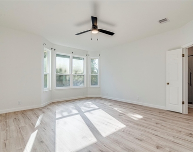 3315 Santee Dr - Photo Thumbnail 17