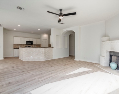3315 Santee Dr - Photo Thumbnail 15