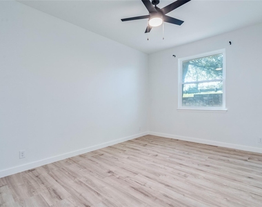 3315 Santee Dr - Photo Thumbnail 25