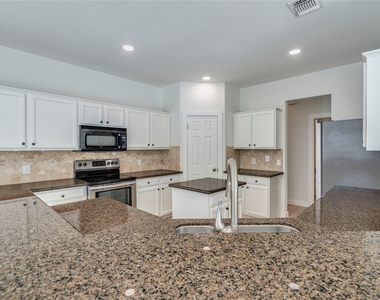 3315 Santee Dr - Photo Thumbnail 9
