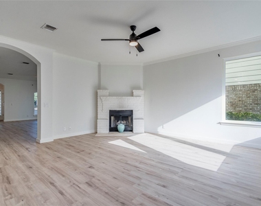 3315 Santee Dr - Photo Thumbnail 14