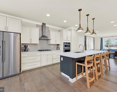 13914 Fox Hill Road - Photo Thumbnail 8