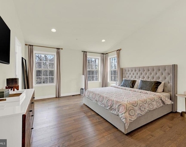 13914 Fox Hill Road - Photo Thumbnail 11