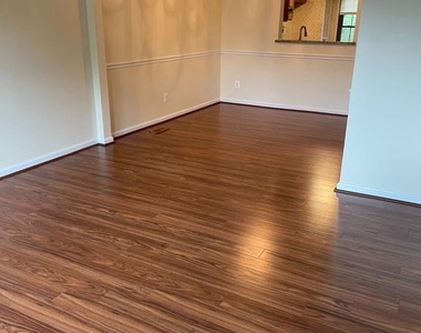 14 Walton Way - Photo Thumbnail 3