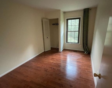 14 Walton Way - Photo Thumbnail 13