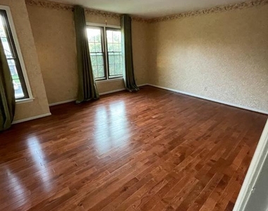 14 Walton Way - Photo Thumbnail 24