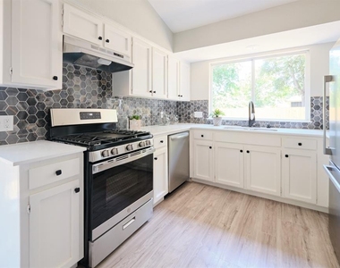 3907 Tamil St - Photo Thumbnail 4