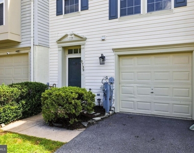9739 Harvester Circle - Photo Thumbnail 2