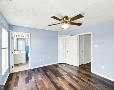 9739 Harvester Circle - Photo Thumbnail 16