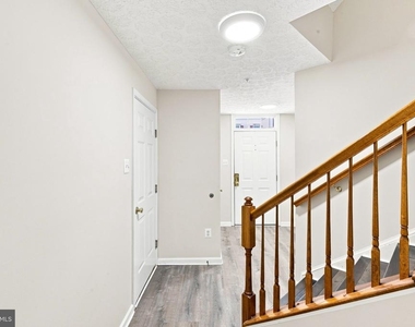 9739 Harvester Circle - Photo Thumbnail 3