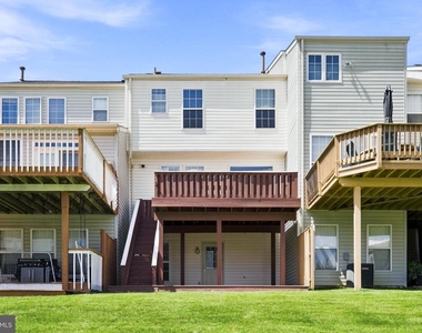 9739 Harvester Circle - Photo Thumbnail 23