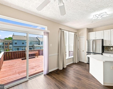 9739 Harvester Circle - Photo Thumbnail 10