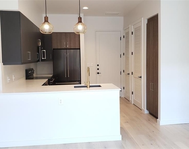 1501 E 4th St - Photo Thumbnail 25