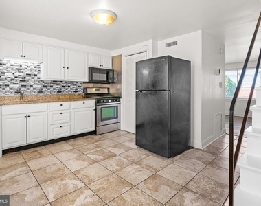 7941 E Baltimore Street - Photo Thumbnail 6
